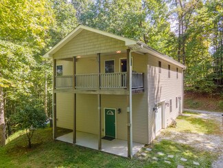 350 Balsam View Rd, Franklin, NC 28734