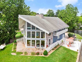 11213 N Cedar Point Low Rd, Syracuse, IN 46567