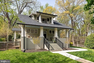 7520 Carroll Ave, Takoma Park, MD 20912
