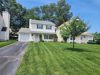 12 Grouse Path, Coram, NY 11727