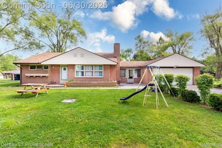 4445 Packard St, Ann Arbor, MI 48108