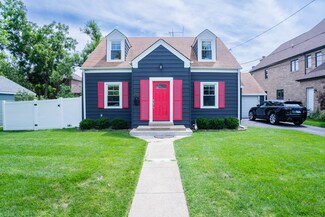 250 W Grantley Ave, Elmhurst, IL 60126