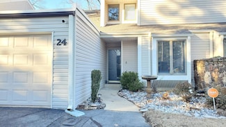 24 Fairway Woods Cir, Maumelle, AR 72113