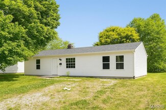 1140 Saint Rose Ln, East Saint Louis, IL 62206