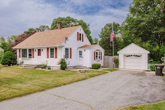 15 Truman St, Westport, MA 02790
