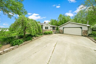 22311 Channel Ln, Edwardsburg, MI 49112