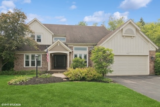 904 Warwick Ln, Lake Zurich, IL 60047