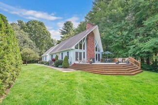 41 Smith St, Palmer, MA 01069