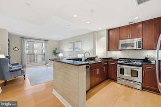 2050 Jamieson Ave Unit 1005, Alexandria, VA 22314