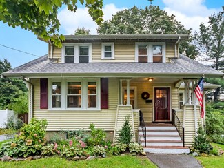 64 Oakland Ave, Auburndale, MA 02466