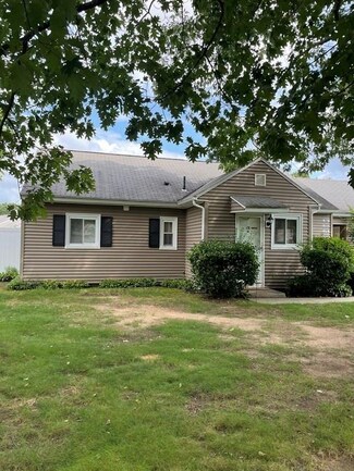 176 Applewood Dr, Chicopee, MA 01022