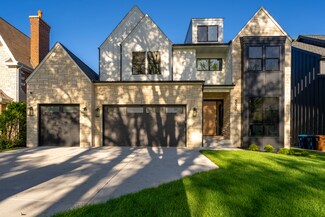 164 N Geneva Ave, Elmhurst, IL 60126
