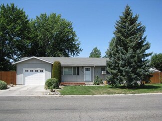 1221 Utah St, Gooding, ID 83330