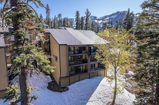 2090 Chalet Rd Unit 4, Alpine Meadows, CA 96146