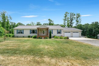 2082 Fairlane Ct, Otsego, MI 49078
