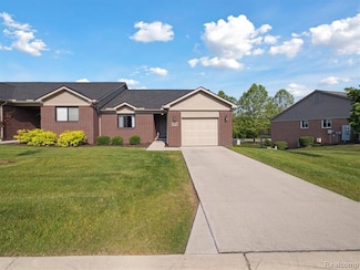 1470 Duncan Dr, Chelsea, MI 48118