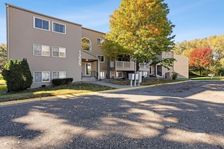 1225 Ferndale St N Unit B17, Maplewood, MN 55119