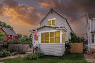 876 Tuscarora Ave, Saint Paul, MN 55102