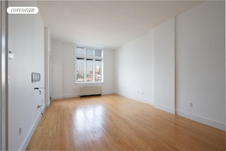 12 McGuinness Blvd Unit 4D, Greenpoint, NY 11222