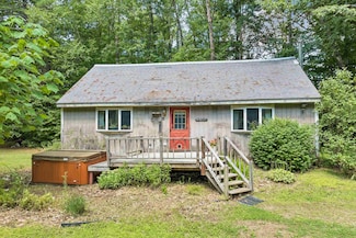 21 Baywoods Rd, Meredith, NH 03253