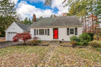 12 Louise Dr, Litchfield, NH 03052