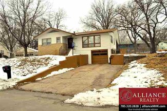 751 Elling Dr, Manhattan, KS 66502