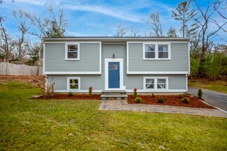 46 Cranberry Rd, Buzzards Bay, MA 02532