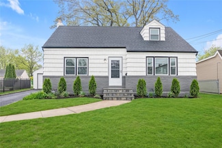 699 Alton Rd, West Hempstead, NY 11552