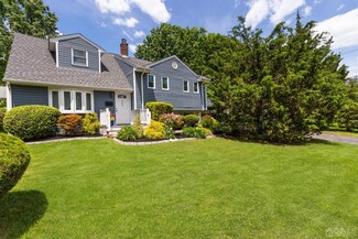 360 Maplewood Ave, Colonia, NJ 07067