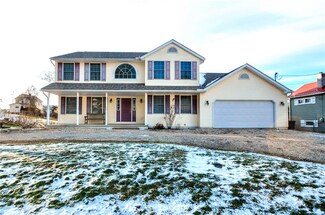 1007 Green St, California, PA 15419