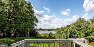 7607 Stoney Harbor Ct, Pasadena, MD 21122