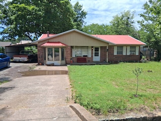 107 NE 4th St, Wilburton, OK 74578