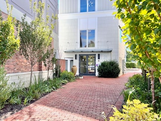 302 Gramercy Park Unit 302, New Canaan, CT 06840