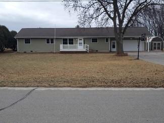 560 7th St, Dike, IA 50624