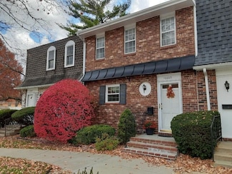 10003 W 95th St, Overland Park, KS 66212