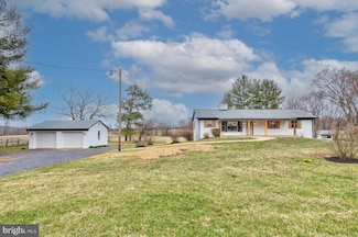 34358 Bloomfield Rd, Bluemont, VA 20135