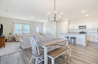 513 Pender Woods Dr, Moncks Corner, SC 29461