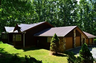 717 Fairway Dr, Lerona, WV 25971