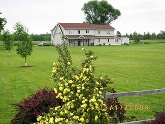 913 N End Rd W, North Hero, VT 05474