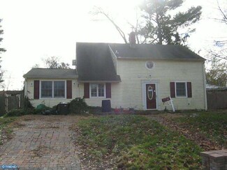 136 Idlewild Rd, Levittown, PA 19057