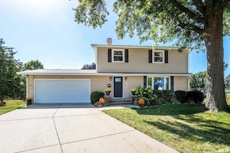 2217 Avalon Ct, Bettendorf, IA 52722