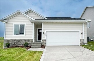 2925 Indigo Ln, Pella, IA 50219
