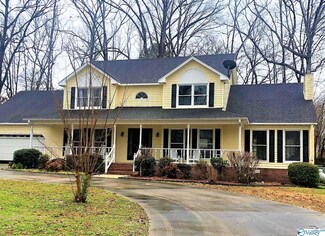 406 Woodfield St SW, Hartselle, AL 35640