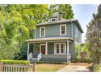 8052 NE Couch St, Portland, OR 97213