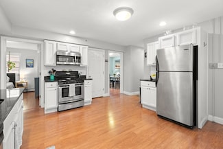 39 1/2 Harbor St Unit 1, Salem, MA 01970
