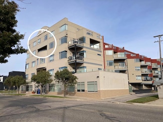 105 W Danaher St Unit 401, Ludington, MI 49431