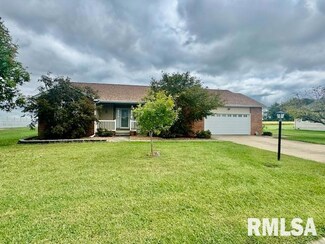 736 Fulton Dr, Centralia, IL 62801