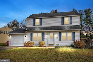 135 Woodlawn Rd, Warminster, PA 18974