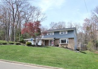 320 Ridgefield Rd, Endicott, NY 13760