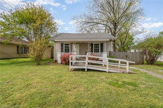 725 S Beaumont Ave, Burlington, NC 27217